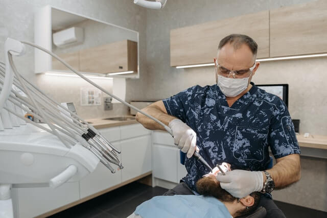 Cleaning Dentist